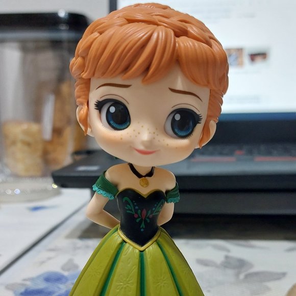 Disney Frozen Princess Anna in Green Ball Gown Collectible Figurine Toy Pretty - Picture 2 of 8